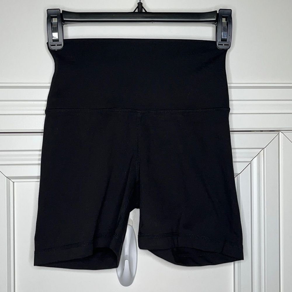 Yogalicious Lux High Rise Shorts Size XS